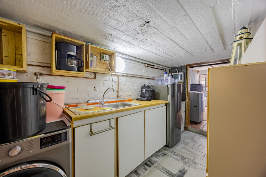 6 Bedroom Property for Sale in Flamingo Vlei Western Cape